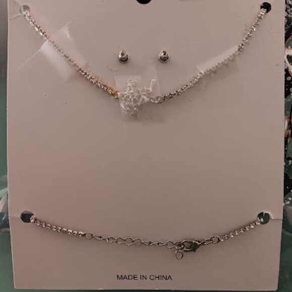 NOIR JEWELRY 3pc SET Glamorous Silver Clear Crystal Necklace/Earrings/Bracelet - Picture 5 of 5